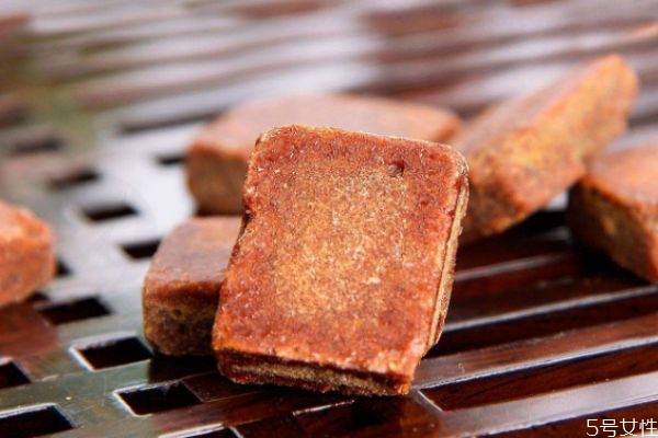 红糖的热量高吗(红糖的热量高吗?)