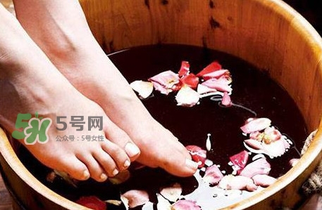 花椒水泡脚多长时间合适,花椒水泡脚什么时候好