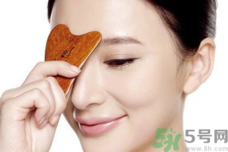 面部刮痧可以淡斑吗,刮痧脸部能淡化斑点吗