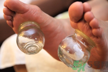 脚底拔火罐有什么好处和坏处,脚底拔火罐有什么好处?