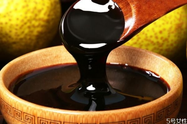 如何自制秋梨膏(如何熬制秋梨膏)