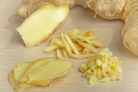 生姜水泡头发可以治疗脱发吗,生姜洗发水真的可以防脱吗