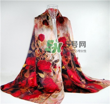 真丝围巾的保养,真丝围巾怎么洗涤和保养方法