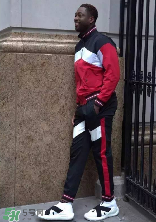 李宁品牌介绍PPT,关于李宁品牌的介绍 李宁品牌介绍PPT,关于李宁品牌的介绍