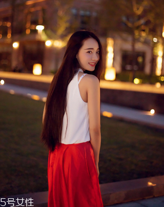 一个月没来月经正常吗(一个月没来月经正常吗?)