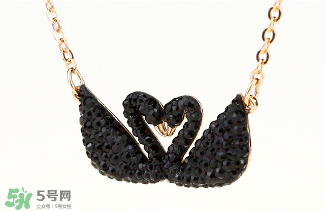 天鹅项链大的好看还是小的,黑天鹅项链和白天鹅哪个好看
