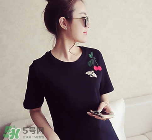 黑色和白色哪个凉快,黑色和白色是冷色还是暖色 黑色和白色哪个凉快,黑色和白色是冷色还是暖色