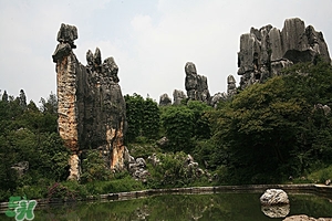 7月份去云南穿什么衣服,7月份去云南穿什么衣服合适