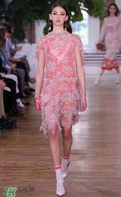 华伦天奴和蒙口联名款,华伦天奴重庆专柜