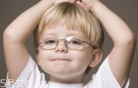 为什么眼科医生自己不做近视激光手术(为什么医生一般都不做激光近视眼手术)