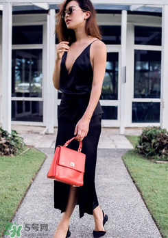 吊带裙怎么穿内衣,吊带裙内衣穿什么