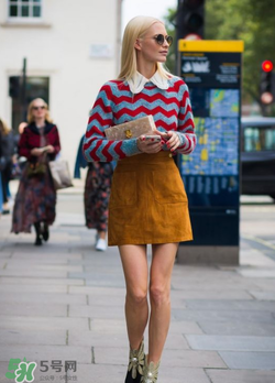 圆领针织衫怎么搭配好看,圆领针织衫怎么搭配