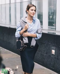 冬季长裙搭配什么衣服,女款长裙新款式的