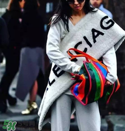 巴黎世家包包保值吗,巴黎世家购物包