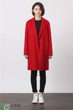 红色衣服配什么鞋子好看,红色衣服配什么鞋子好看图片