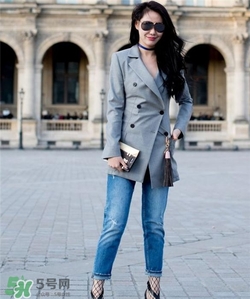 灰色西服怎么搭配好看,灰色西服怎么搭配好看女