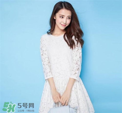 春天穿裙子怎么搭配,冬天穿裙子应该怎么搭配