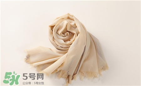 真丝围巾的清洗方式,真丝围巾的清洗