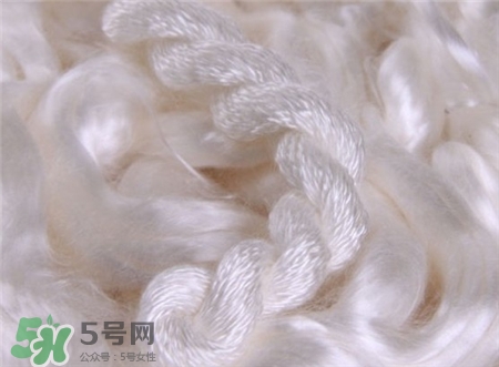 真丝和桑蚕丝有什么区别?,桑蚕丝和真丝有什么区别哪个好 真丝和桑蚕丝有什么区别?,桑蚕丝和真丝有什么区别哪个好