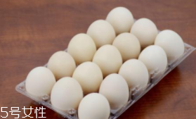 吃鸡蛋会引起胆固醇升高吗(吃鸡蛋会引起胆固醇升高吗)