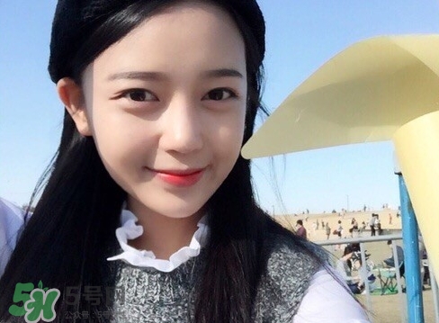 秋天喉咙干燥怎么办,秋天喉咙干燥怎么办鼻子痒