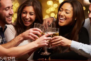 喝酒的3个阶段(喝酒的3个阶段)