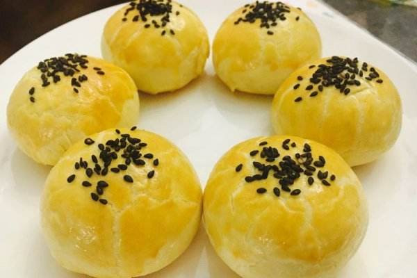 蛋黄酥能放多久(蛋黄酥能放多久)