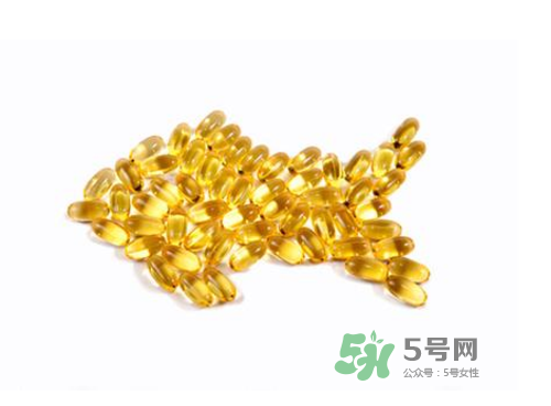 炖梨也能治风寒咳嗽(风寒咳嗽可以吃炖梨子) 炖梨也能治风寒咳嗽(风寒咳嗽可以吃炖梨子)