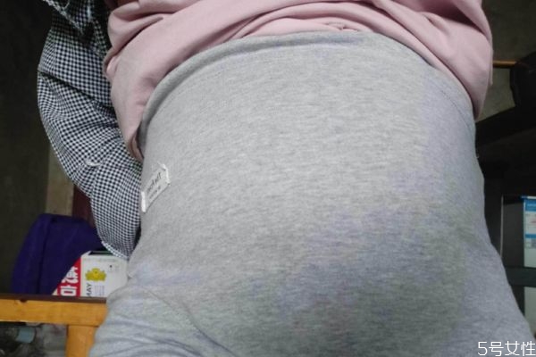 早孕测出来早的是男孩还是女孩,怀孕显怀早是男还是女孩