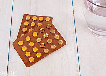 吃叶酸片时最好不要喝茶(喝茶能吃叶酸片吗)