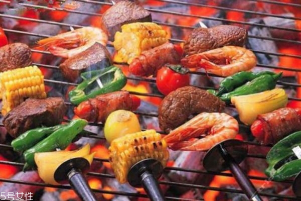 孕期可以偶尔吃烧烤吗,孕期为什么不能吃烧烤 孕期可以偶尔吃烧烤吗,孕期为什么不能吃烧烤