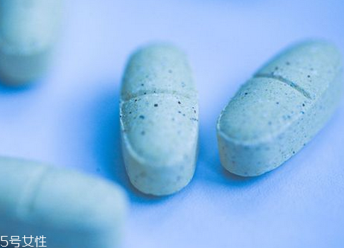 吃叶酸反胃想吐的应对方法(吃叶酸反胃想吐是怎么回事) 吃叶酸反胃想吐的应对方法(吃叶酸反胃想吐是怎么回事)