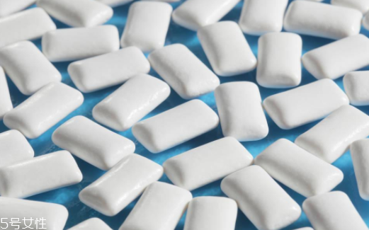 口香糖能促进肠道蠕动(口香糖促进胃肠蠕动)