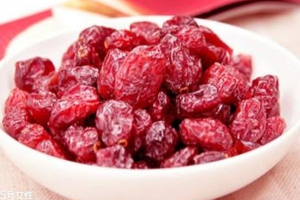 孕妇吃蔓越莓干的好处,孕期吃蔓越莓干好吗