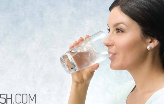 什么水不能喝(什么水不能喝??(脑筋急转弯)) 什么水不能喝(什么水不能喝??(脑筋急转弯))