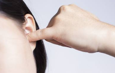 不能用棉签掏耳朵(不能用棉签掏耳朵吗)