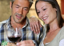 喝红酒能生男孩吗,喝红酒生男孩还是女孩 喝红酒能生男孩吗,喝红酒生男孩还是女孩