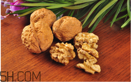 吃核桃牙齿变黑怎么办(吃核桃牙齿变黑怎么办)