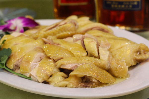 带皮和不带皮的鸡肉有什么区别(鸡胸肉带皮吗)