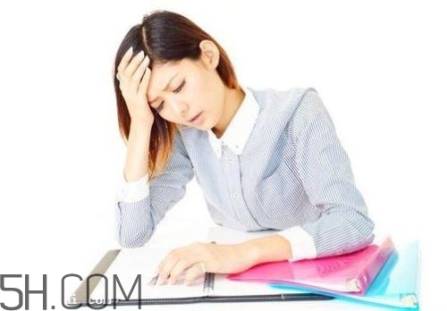 减缓经前头痛的症状(如何缓解经前头痛)