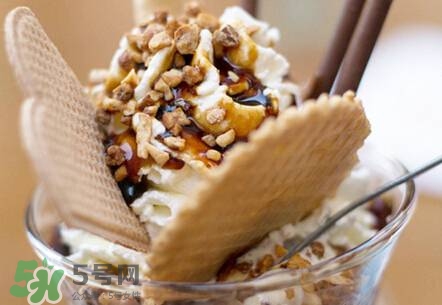 孕妇吃冰的对胎儿有什么影响,孕妇吃冰块对胎儿有影响吗 孕妇吃冰的对胎儿有什么影响,孕妇吃冰块对胎儿有影响吗