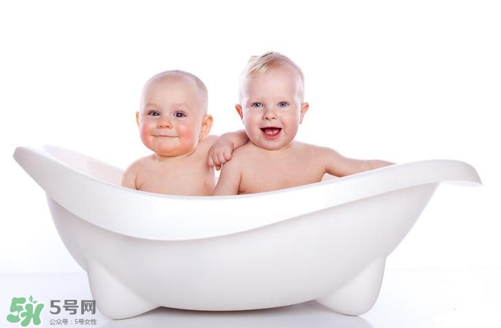 宝宝晒太阳注意事项(5个月的宝宝晒太阳注意事项) 宝宝晒太阳注意事项(5个月的宝宝晒太阳注意事项)