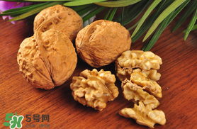 怀孕几月份吃核桃最好,怀孕几个月可以吃核桃对胎儿最好