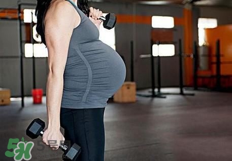 孕期应该如何控制体重,孕期体重如何控制