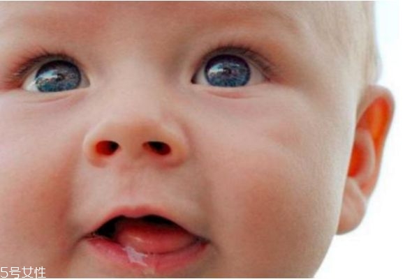 小孩流口水吃什么好(小孩流口水吃什么好一天流很多口水) 小孩流口水吃什么好(小孩流口水吃什么好一天流很多口水)