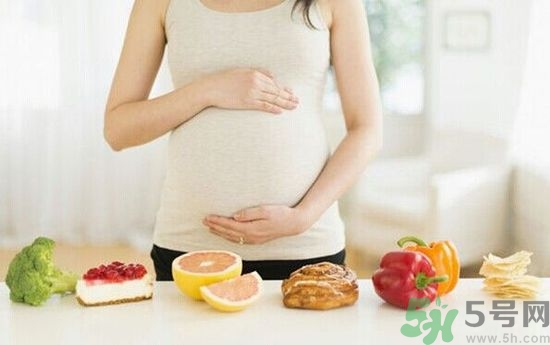 香叶生长在什么环境里呢(香叶生长在什么地方)