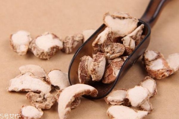 山奈的生长环境是怎么样的呢(山奈生长在什么地方) 山奈的生长环境是怎么样的呢(山奈生长在什么地方)