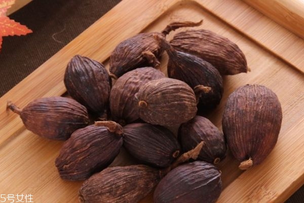 草果有什么副作用呢(草果的副作用)