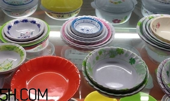 仿瓷碗是塑料碗吗?(仿瓷碗是塑料碗吗) 仿瓷碗是塑料碗吗?(仿瓷碗是塑料碗吗)