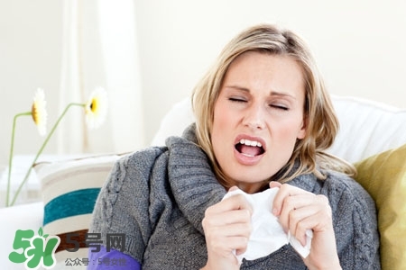 打喷嚏会导致流产吗,打喷嚏是怀孕的征兆吗